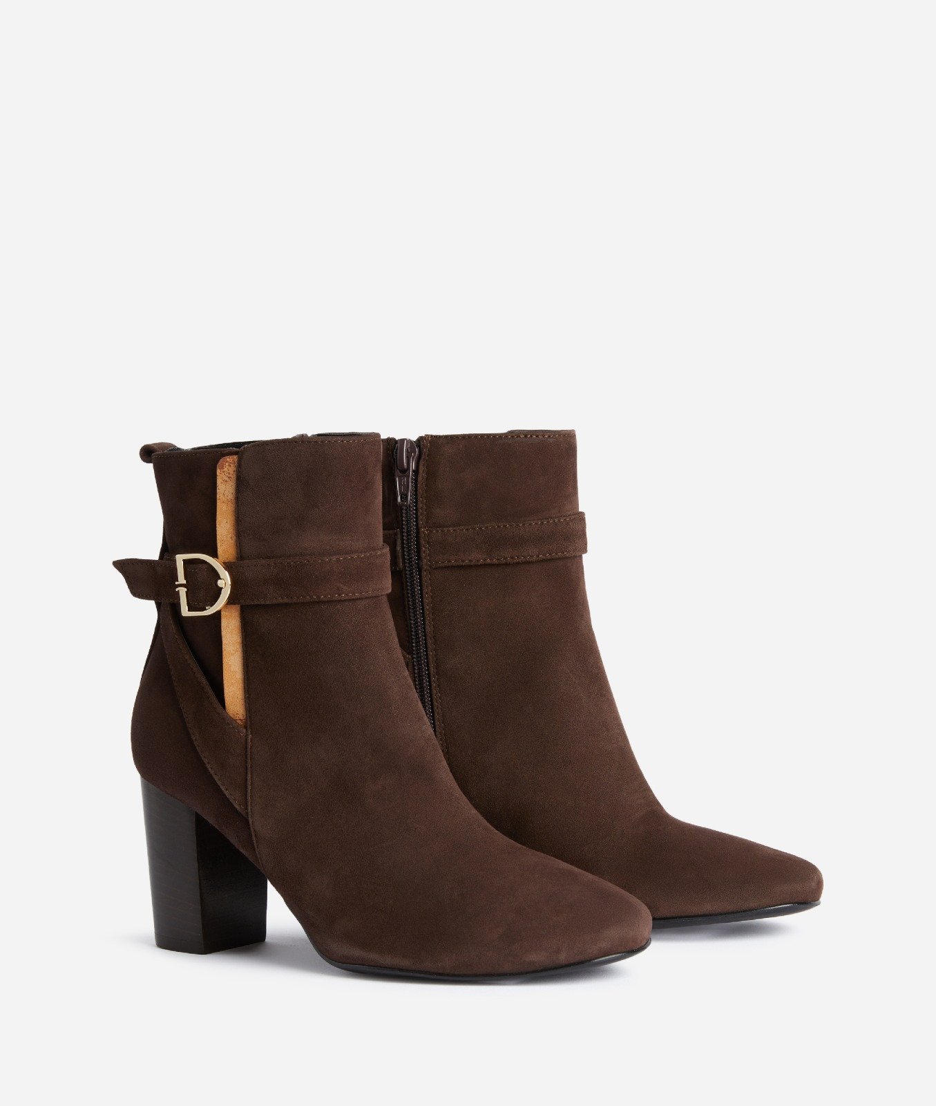 Cizme me take, Mahogany