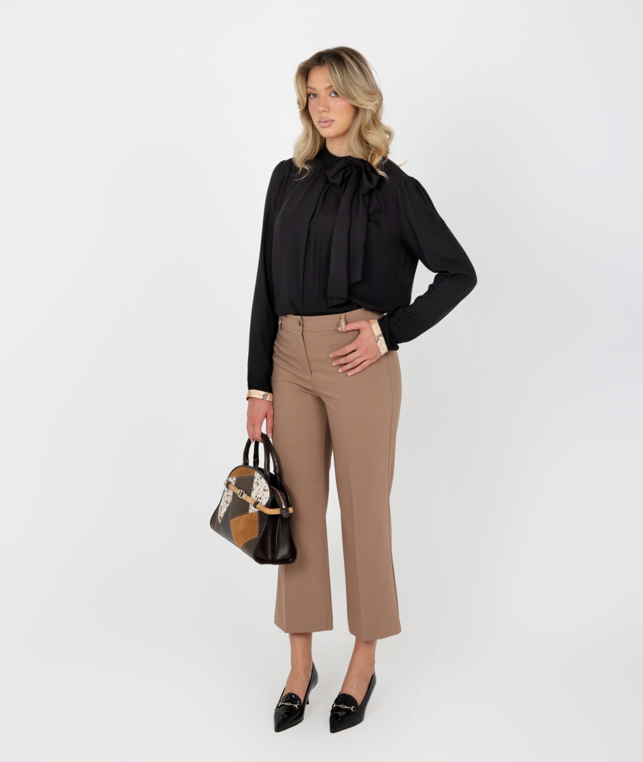 Pantallona per femra camel